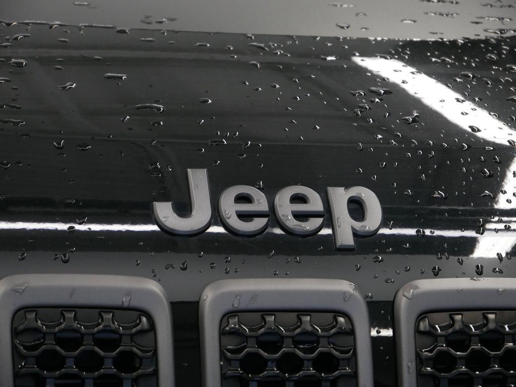 Thumbnail: 2022 Jeep Cherokee - 51