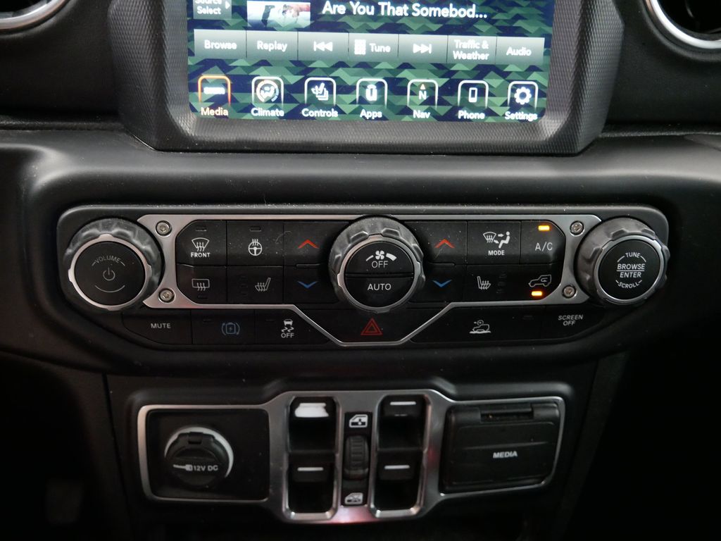 Thumbnail: 2022 Jeep Wrangler - 37