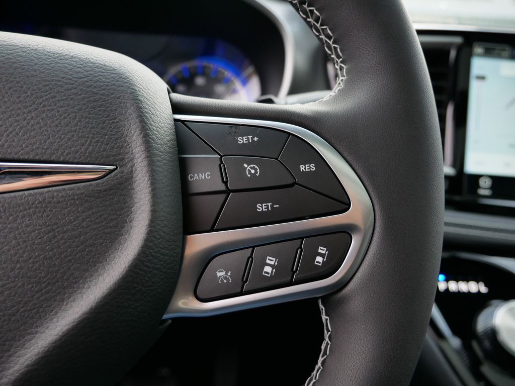 Thumbnail: 2026 Chrysler Pacifica - 25