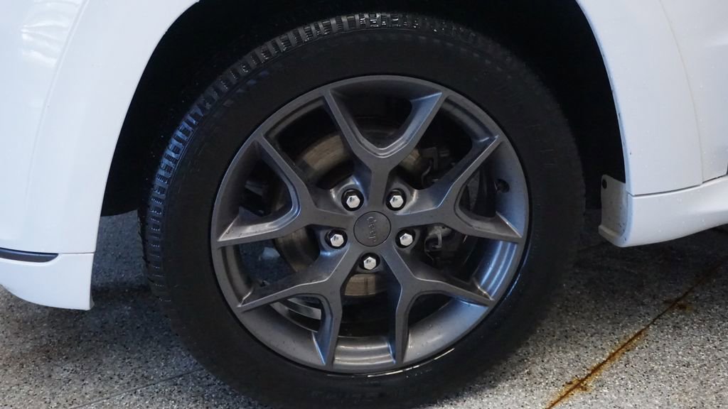 Thumbnail: 2020 Jeep Grand Cherokee - 13