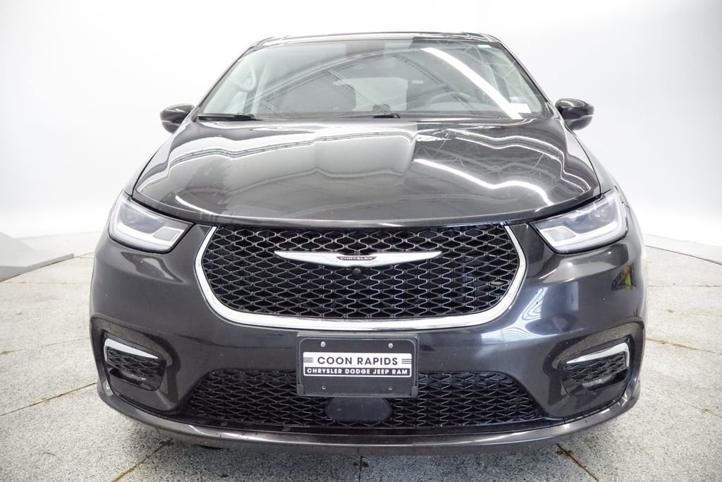 Thumbnail: 2023 Chrysler Pacifica - 12