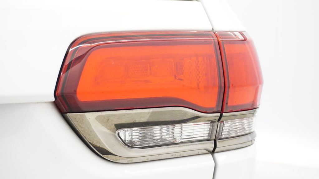 Thumbnail: 2016 Jeep Grand Cherokee - 16