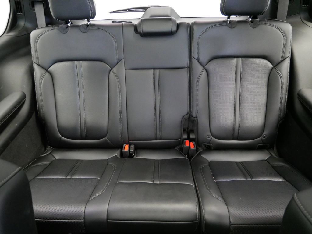 Thumbnail: 2023 Jeep Grand Wagoneer - 21