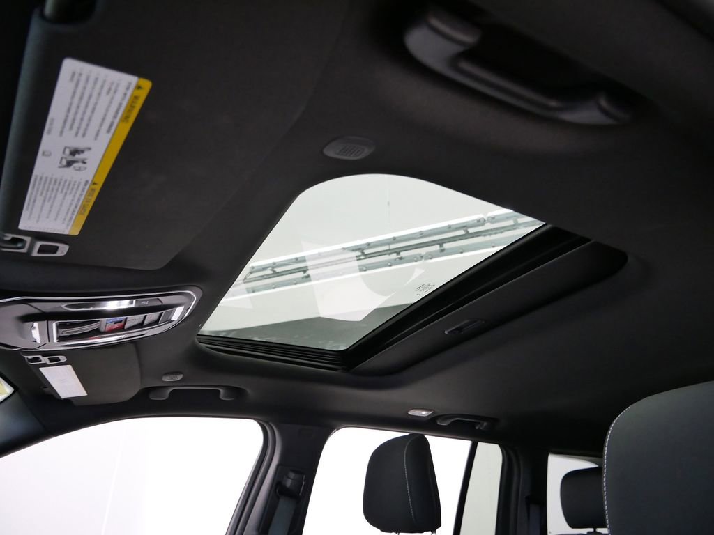 Thumbnail: 2025 Jeep Grand Cherokee - 4