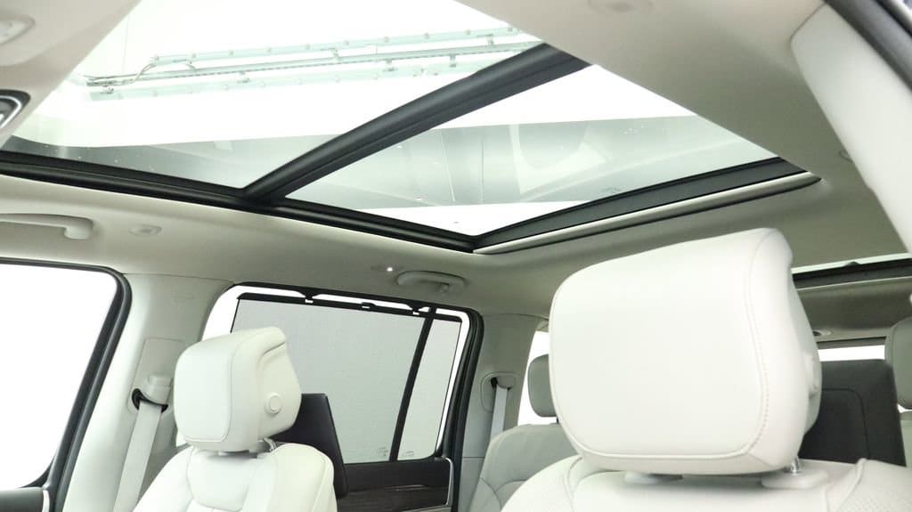 Thumbnail: 2022 Jeep Wagoneer - 51