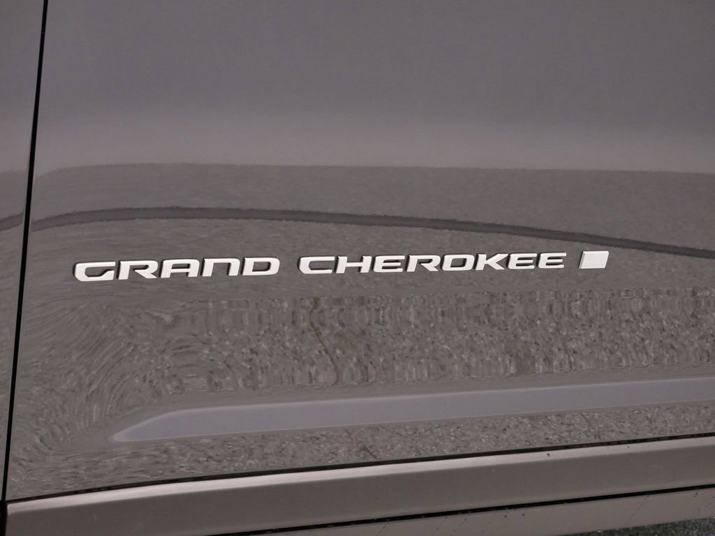 Thumbnail: 2025 Jeep Grand Cherokee L - 15