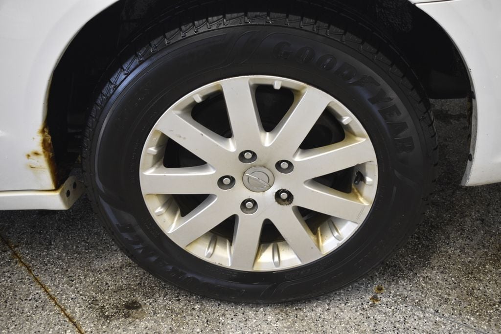 Thumbnail: 2015 Chrysler Town & Country - 19