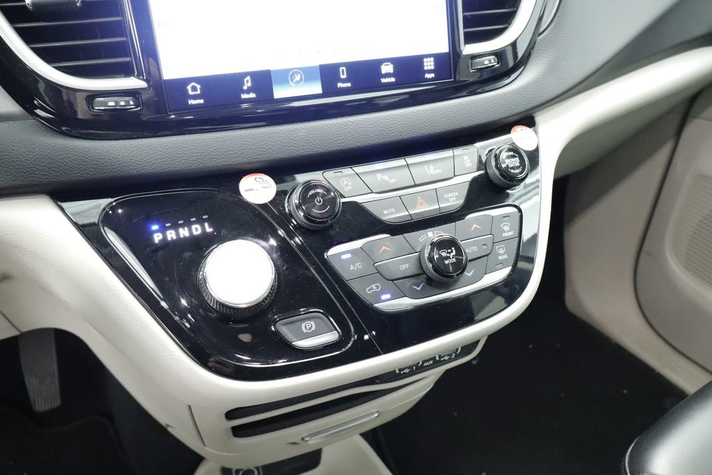 Thumbnail: 2023 Chrysler Pacifica - 31