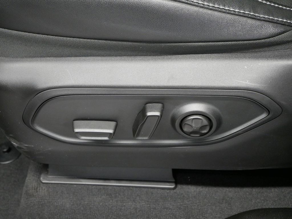 Thumbnail: 2025 Jeep Grand Cherokee L - 39