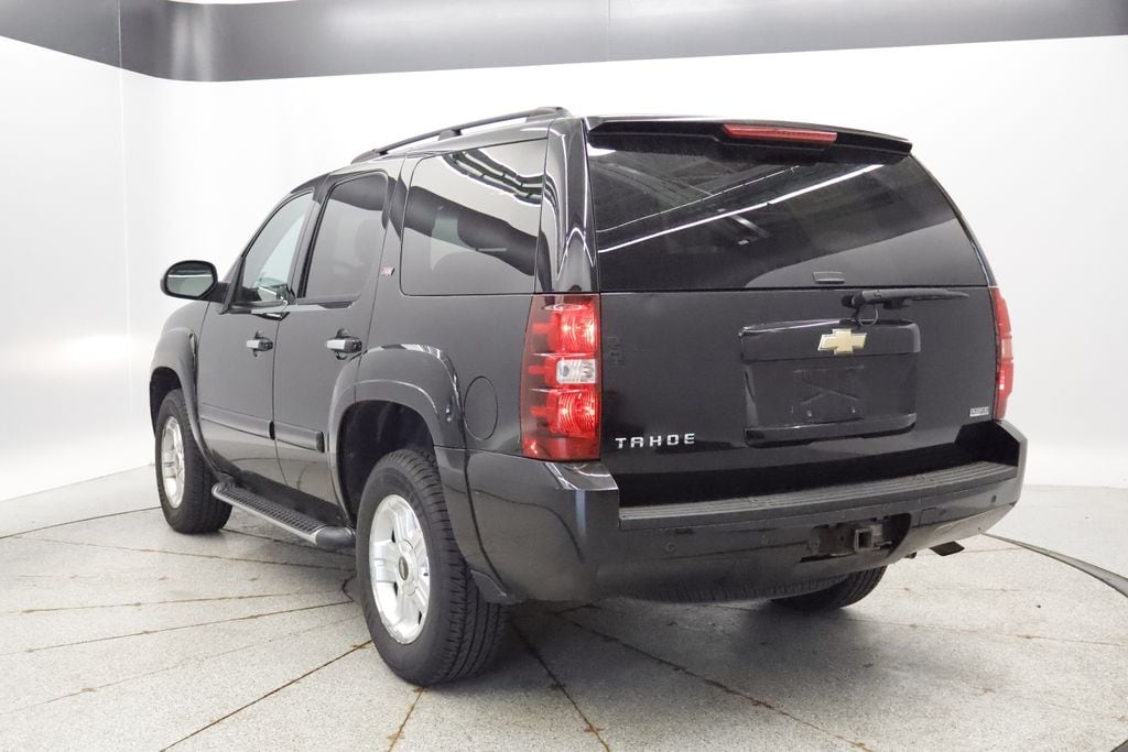 Thumbnail: 2008 Chevrolet Tahoe - 29