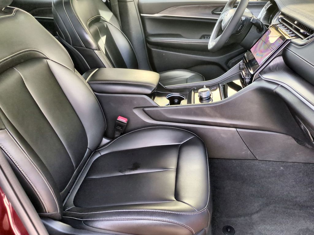 Thumbnail: 2024 Jeep Grand Cherokee - 23