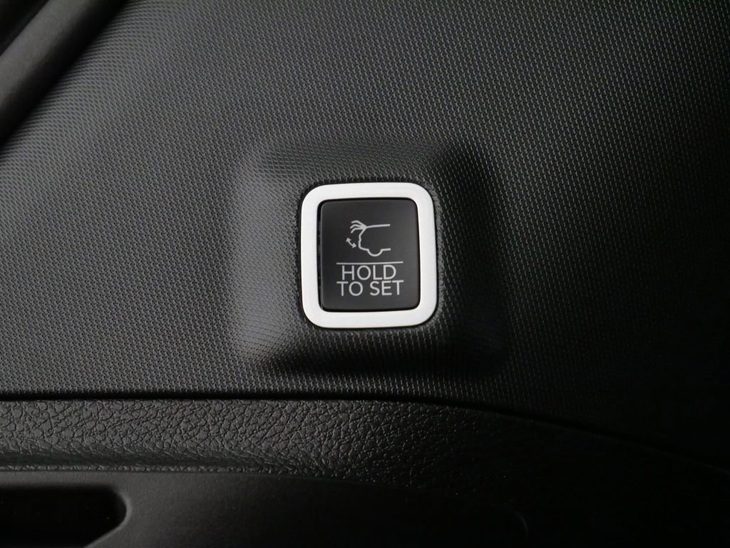 Thumbnail: 2025 Jeep Grand Cherokee - 17