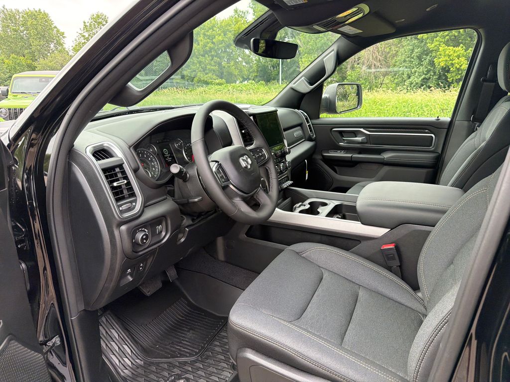 Thumbnail: 2026 RAM 1500 - 18