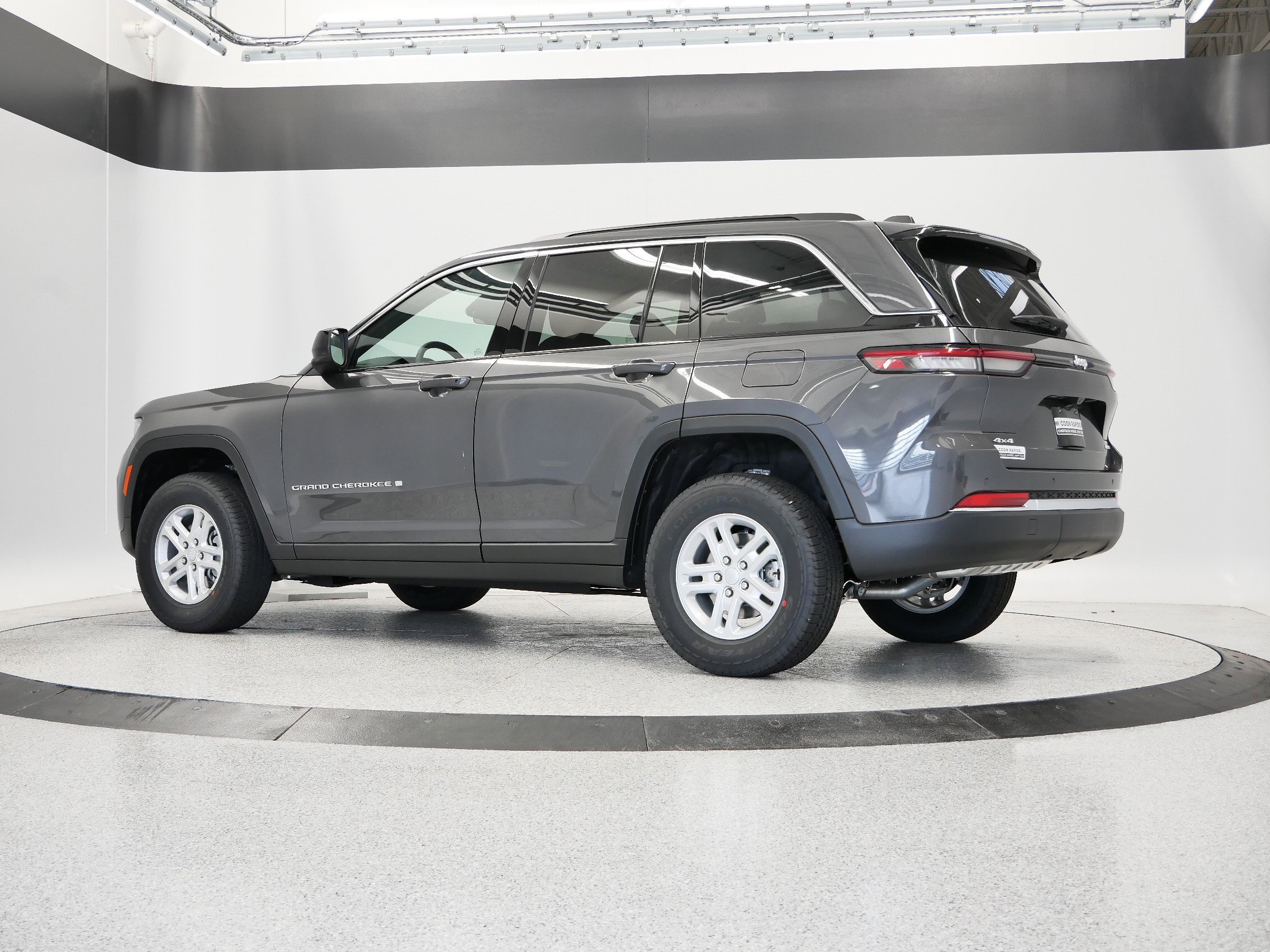 Thumbnail: 2025 Jeep Grand Cherokee - 4