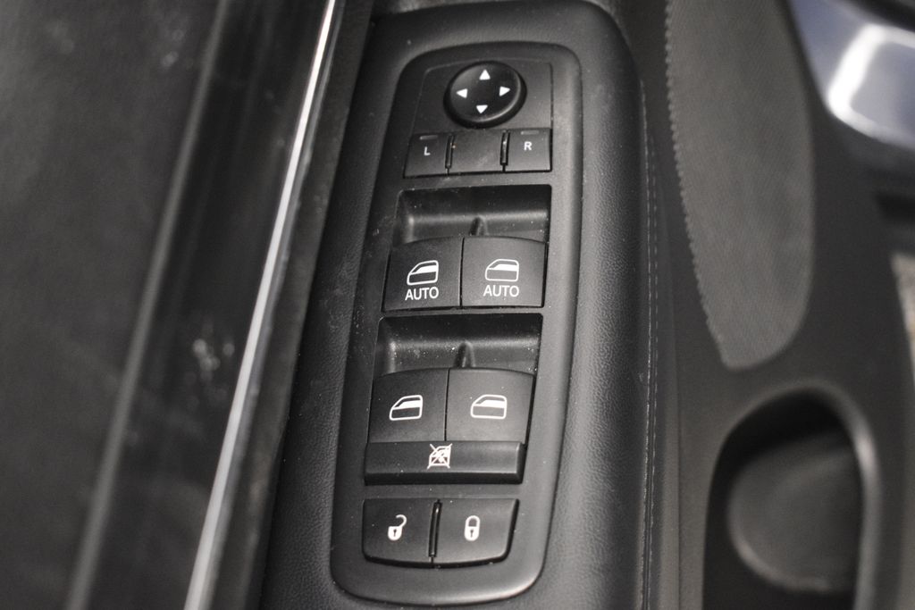 Thumbnail: 2020 Jeep Grand Cherokee - 22