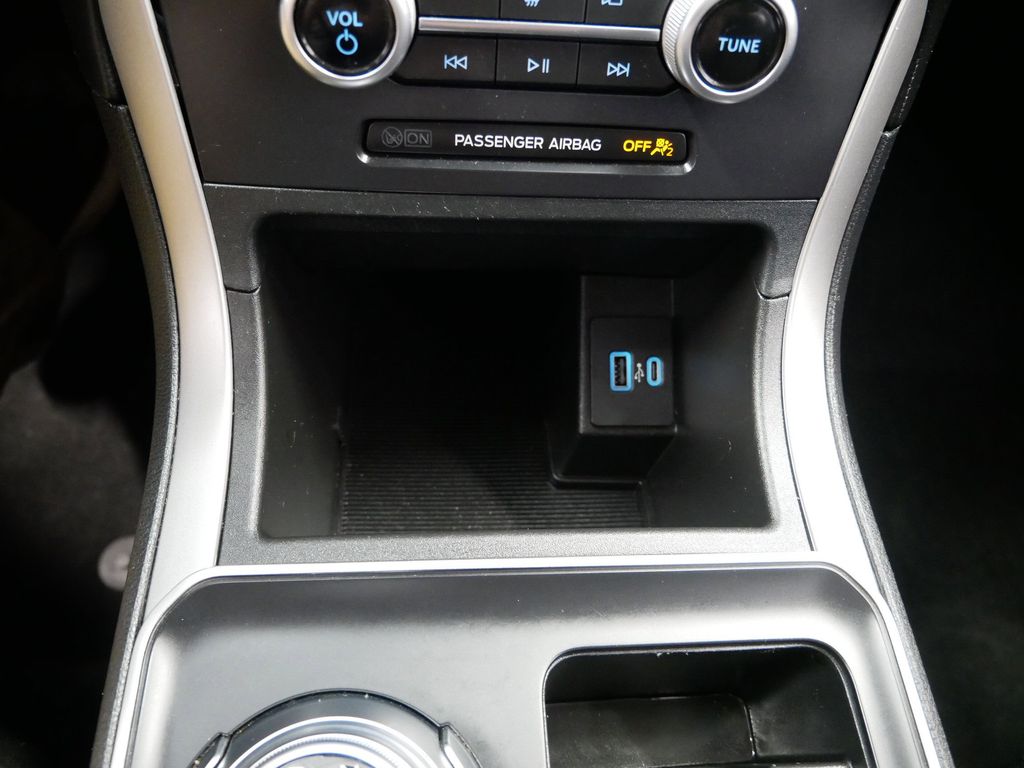 Thumbnail: 2022 Ford Edge - 40