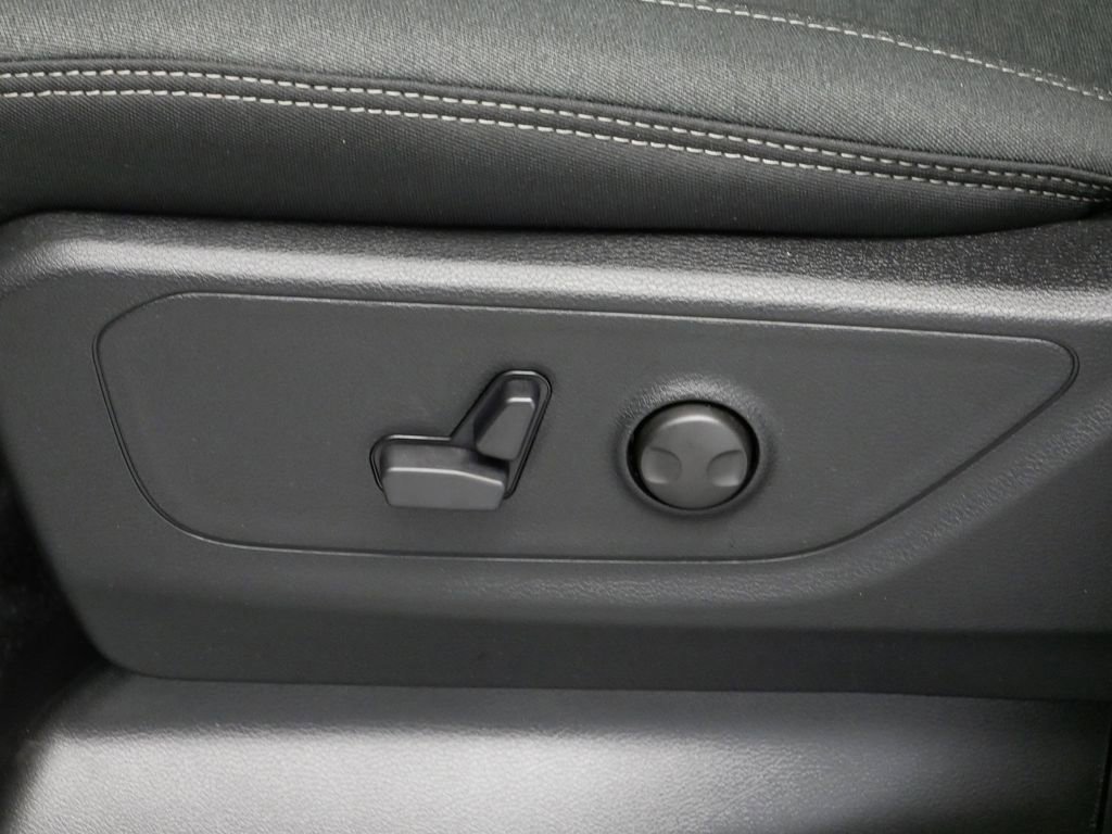 Thumbnail: 2026 RAM 1500 - 4