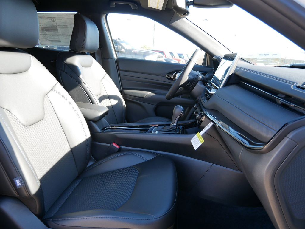 Thumbnail: 2026 Jeep Compass - 22