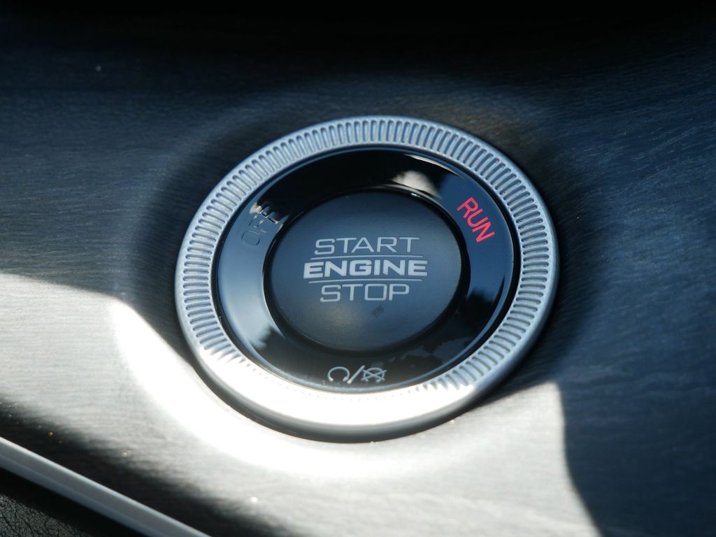 Thumbnail: 2025 Jeep Grand Cherokee - 33