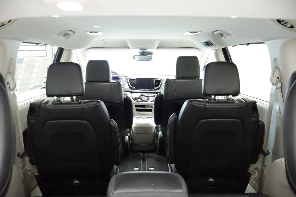 Thumbnail: 2023 Chrysler Pacifica - 20
