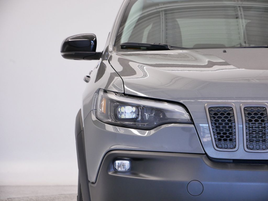 Thumbnail: 2022 Jeep Cherokee - 12