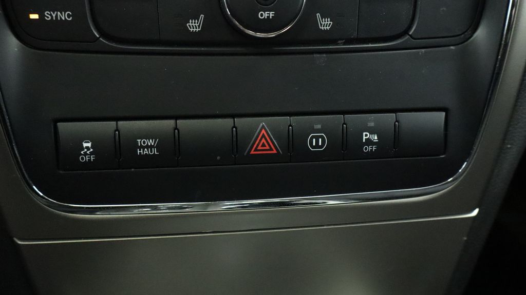 Thumbnail: 2012 Jeep Grand Cherokee - 36