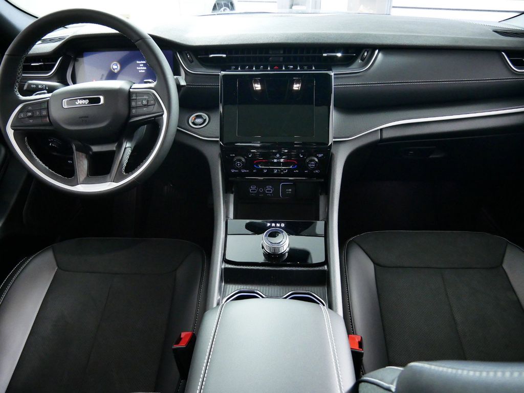 Thumbnail: 2024 Jeep Grand Cherokee - 8