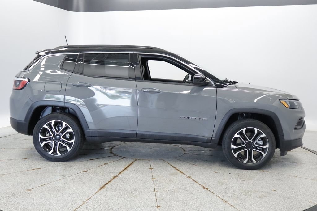 Thumbnail: 2023 Jeep Compass - 8
