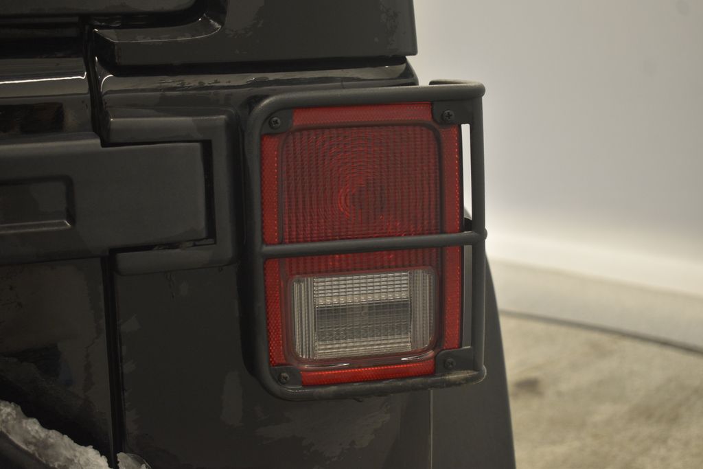 Thumbnail: 2013 Jeep Wrangler - 18