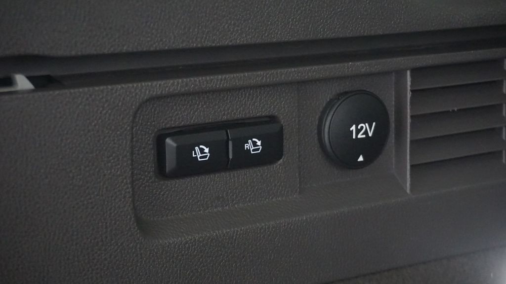 Thumbnail: 2019 Lincoln Nautilus - 19