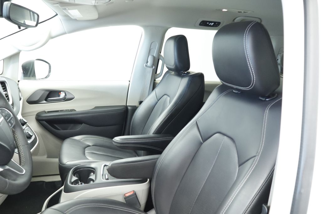 Thumbnail: 2023 Chrysler Pacifica - 28