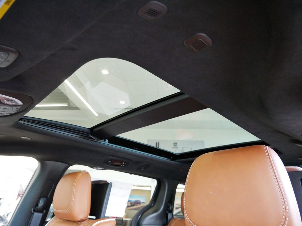 Thumbnail: 2026 Chrysler Pacifica - 17