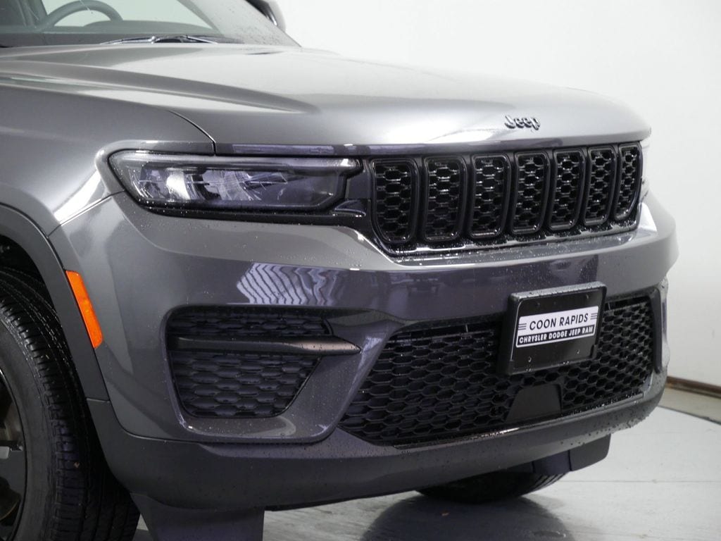 Thumbnail: 2024 Jeep Grand Cherokee - 3