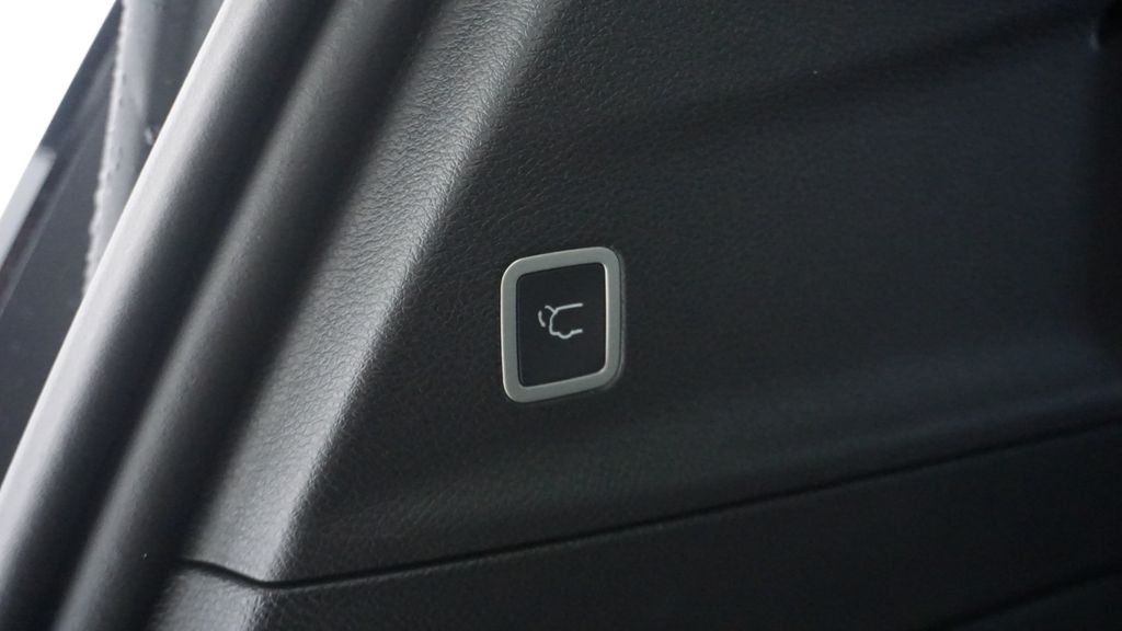 Thumbnail: 2026 Chrysler Voyager - 22