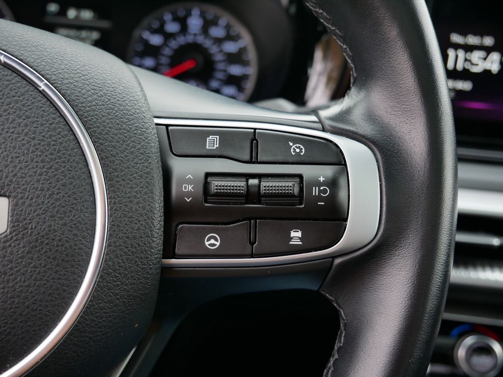 Thumbnail: 2023 Kia K5 - 28