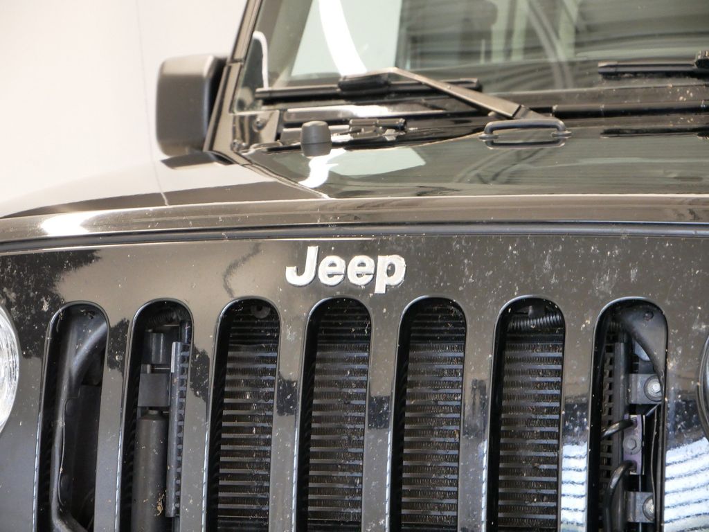 Thumbnail: 2017 Jeep Wrangler - 13