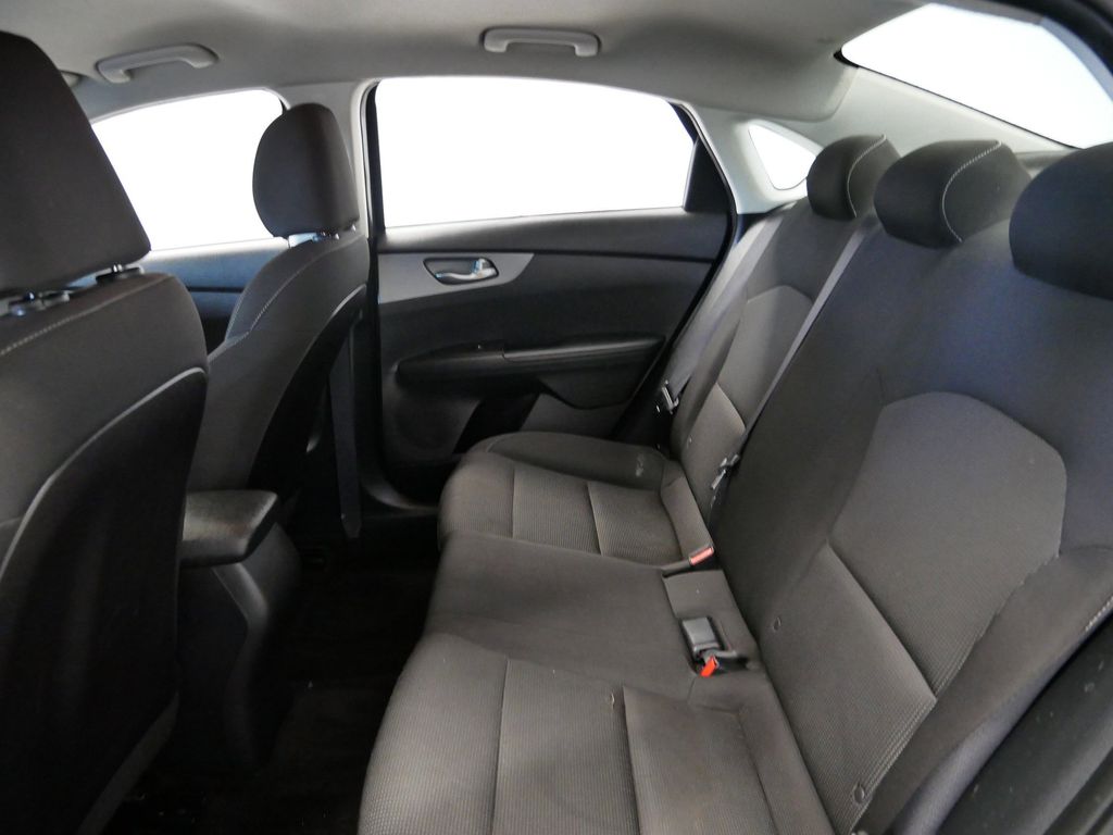 Thumbnail: 2021 Kia Forte - 10