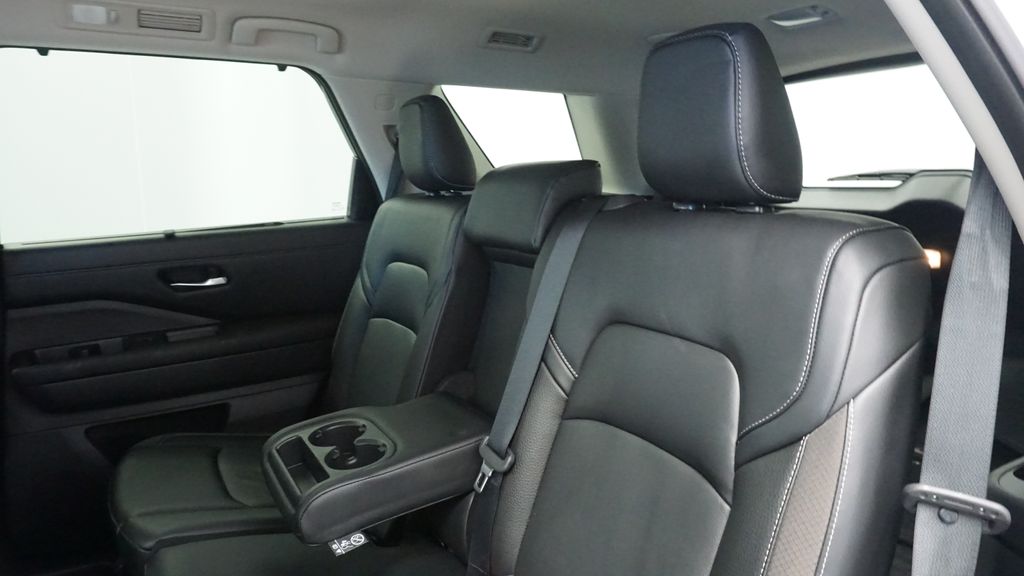 Thumbnail: 2023 Nissan Pathfinder - 30