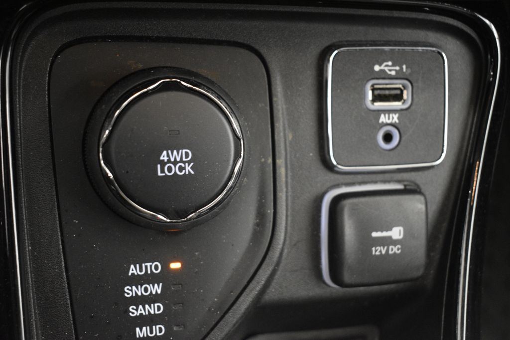 Thumbnail: 2019 Jeep Compass - 23