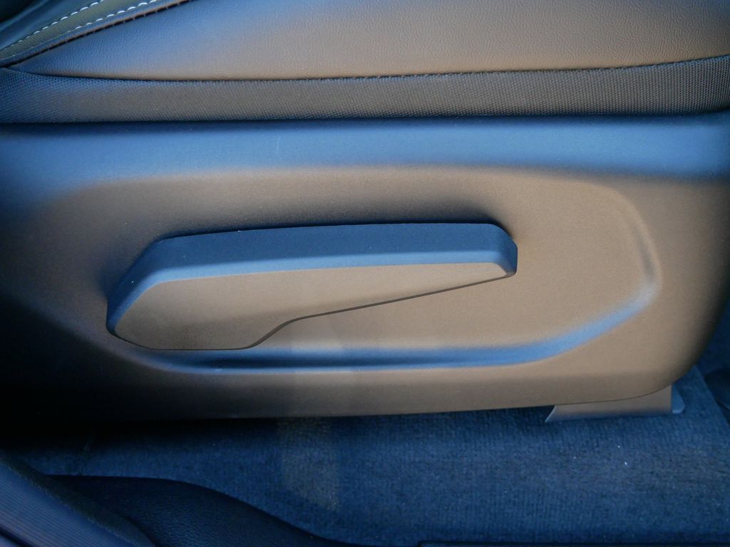 Thumbnail: 2025 Jeep Grand Cherokee - 23