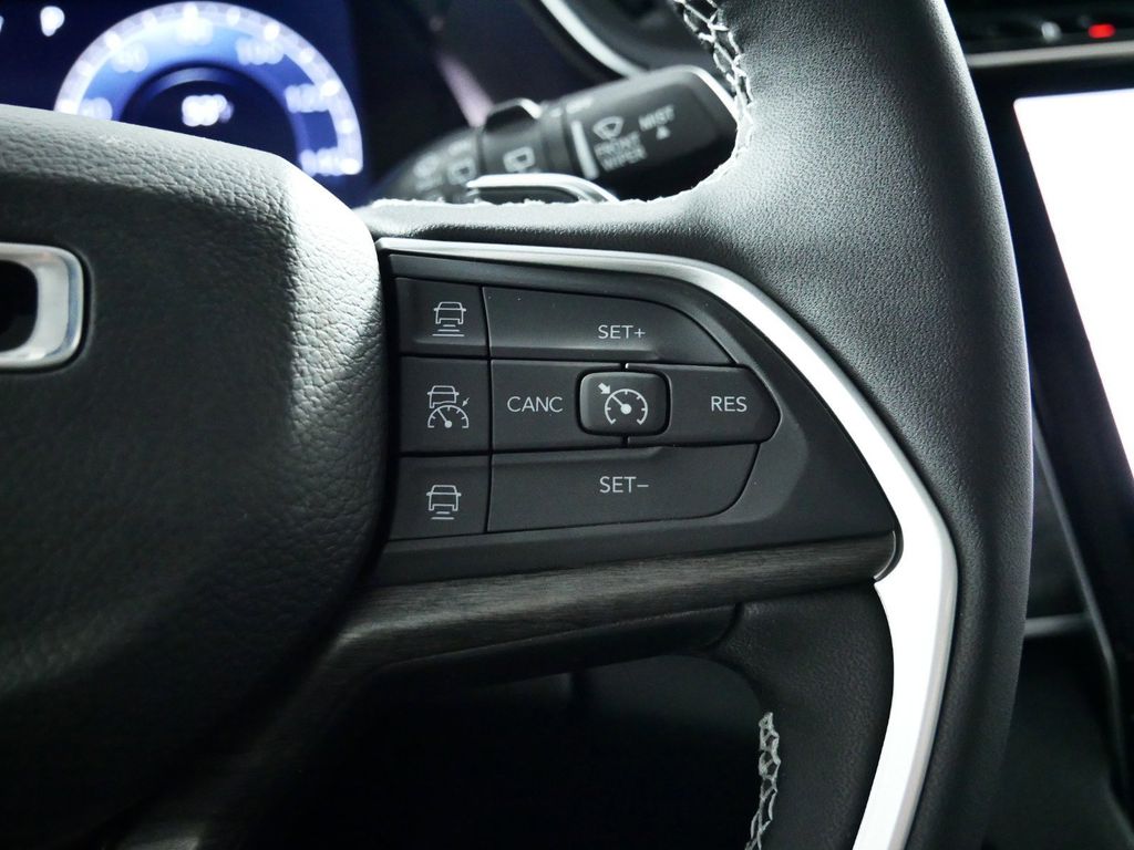 Thumbnail: 2025 Jeep Grand Cherokee - 39