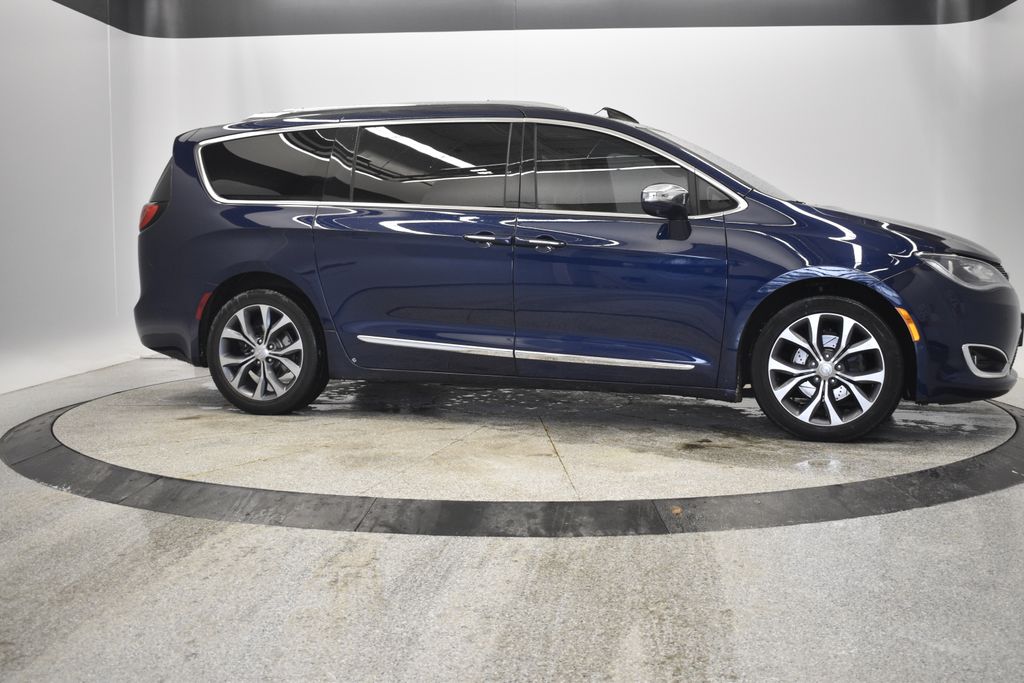 Thumbnail: 2017 Chrysler Pacifica - 12