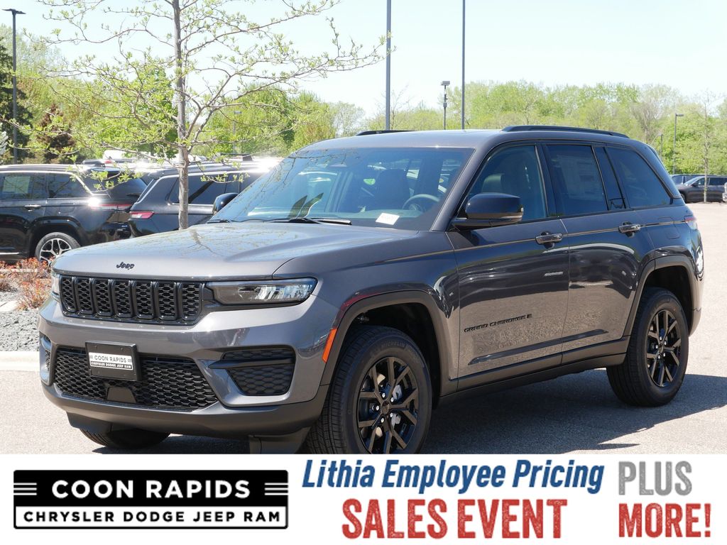 2025 Jeep Grand Cherokee Altitude -
                  Coon Rapids, MN