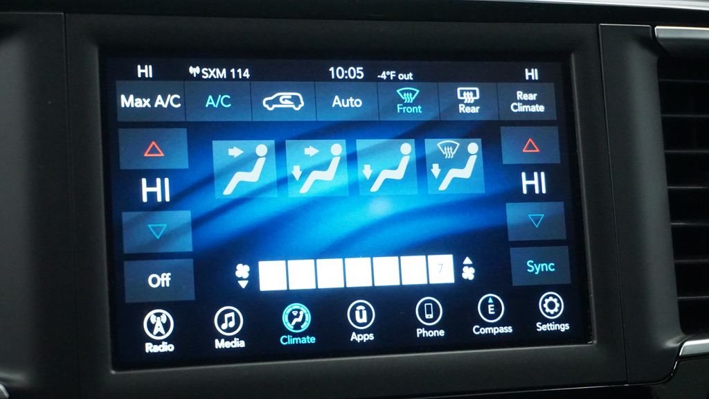 Thumbnail: 2018 Chrysler Pacifica - 33