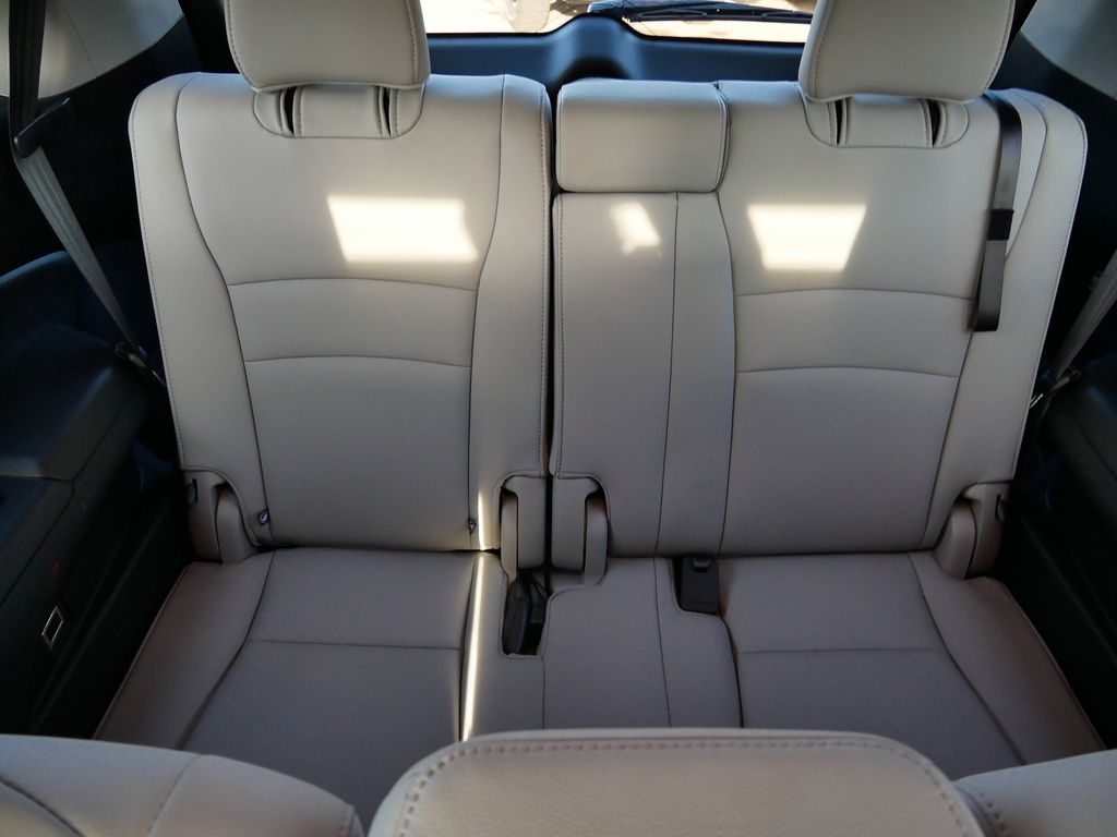 Thumbnail: 2018 Honda Pilot - 24