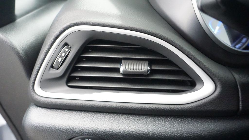 Thumbnail: 2026 Chrysler Voyager - 51