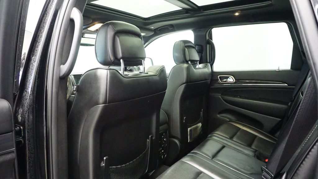 Thumbnail: 2017 Jeep Grand Cherokee - 24