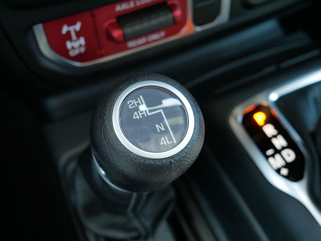 Thumbnail: 2025 Jeep Wrangler - 51