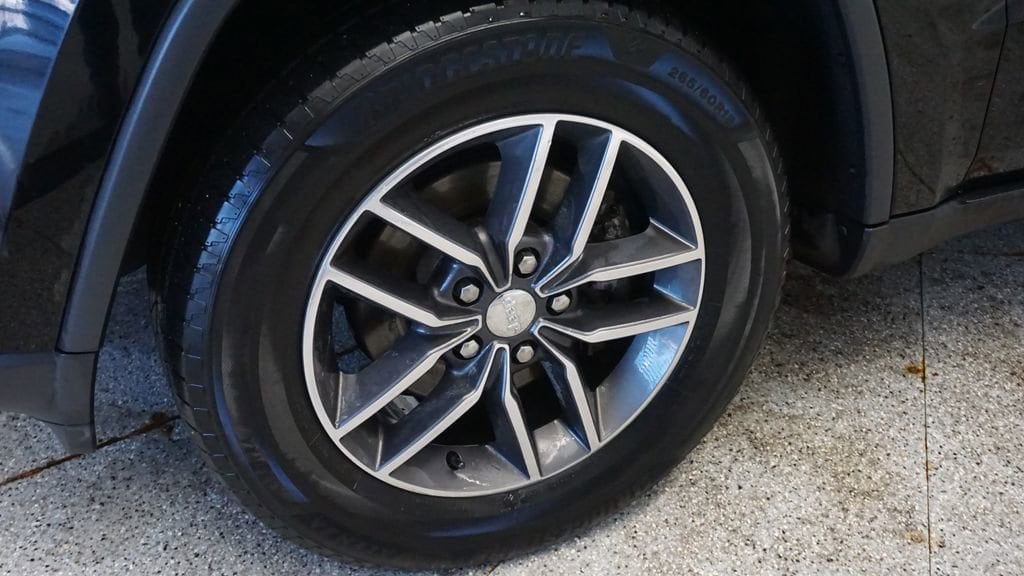 Thumbnail: 2017 Jeep Grand Cherokee - 13