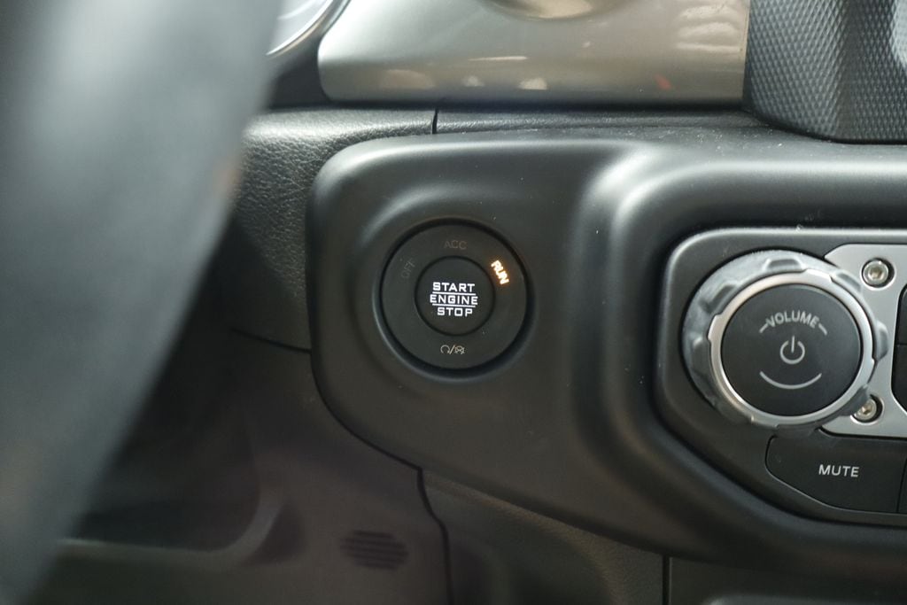 Thumbnail: 2021 Jeep Wrangler - 29